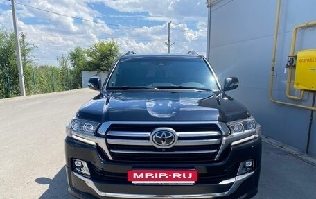 Toyota Land Cruiser 200, 2018 год, 11 200 000 рублей, 3 фотография