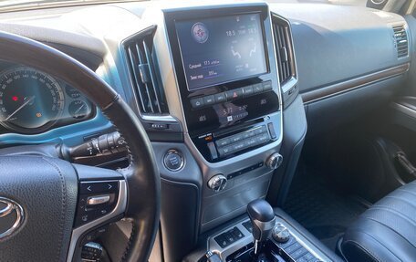 Toyota Land Cruiser 200, 2018 год, 11 200 000 рублей, 8 фотография