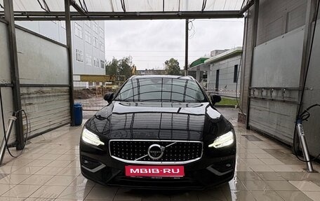 Volvo V60 II, 2018 год, 2 100 000 рублей, 1 фотография