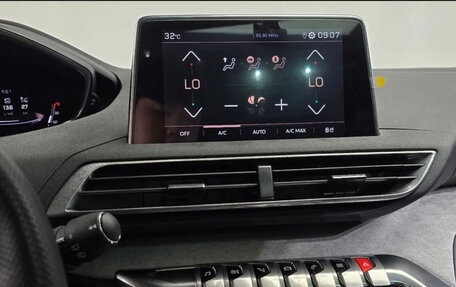 Peugeot 5008 II, 2021 год, 2 420 000 рублей, 12 фотография