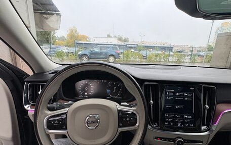 Volvo V60 II, 2018 год, 2 100 000 рублей, 17 фотография