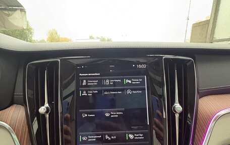 Volvo V60 II, 2018 год, 2 100 000 рублей, 16 фотография