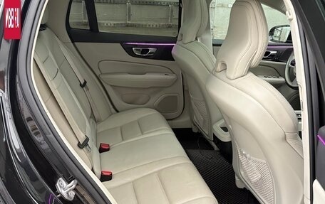 Volvo V60 II, 2018 год, 2 100 000 рублей, 12 фотография