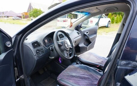 Volkswagen Polo VI (EU Market), 2011 год, 550 000 рублей, 10 фотография