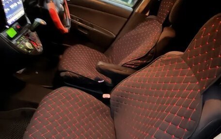 Toyota Wish II, 2005 год, 790 000 рублей, 2 фотография