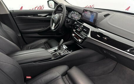 BMW 5 серия, 2019 год, 2 849 000 рублей, 12 фотография