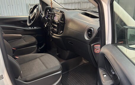 Mercedes-Benz Vito, 2016 год, 2 450 000 рублей, 18 фотография