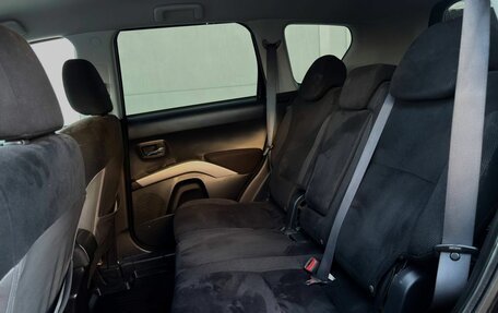 Mitsubishi Outlander III рестайлинг 3, 2008 год, 900 000 рублей, 10 фотография