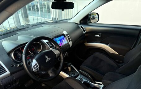 Mitsubishi Outlander III рестайлинг 3, 2008 год, 900 000 рублей, 13 фотография
