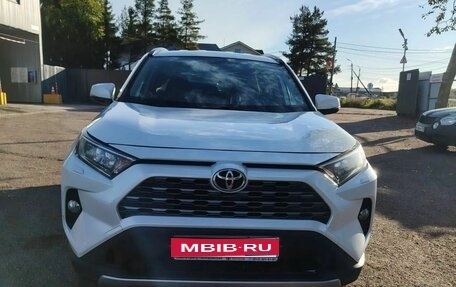 Toyota RAV4, 2022 год, 3 000 000 рублей, 1 фотография