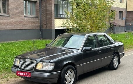 Mercedes-Benz W124, 1990 год, 300 000 рублей, 1 фотография