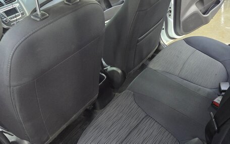 Hyundai Solaris II рестайлинг, 2015 год, 930 000 рублей, 14 фотография