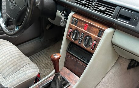 Mercedes-Benz W124, 1990 год, 300 000 рублей, 20 фотография