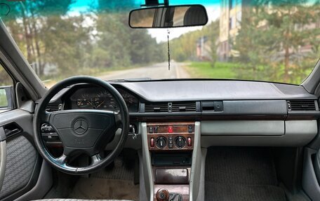 Mercedes-Benz W124, 1990 год, 300 000 рублей, 24 фотография