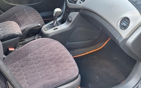 Chevrolet Cruze II, 2010 год, 410 000 рублей, 5 фотография