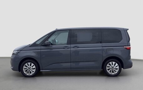 Volkswagen Multivan, 2022 год, 4 850 000 рублей, 7 фотография