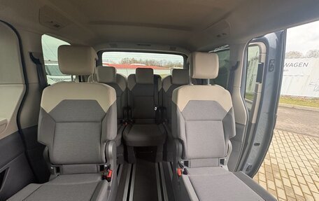 Volkswagen Multivan, 2022 год, 4 850 000 рублей, 16 фотография