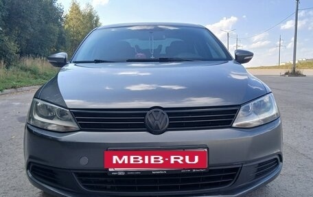 Volkswagen Jetta VI, 2012 год, 900 000 рублей, 2 фотография