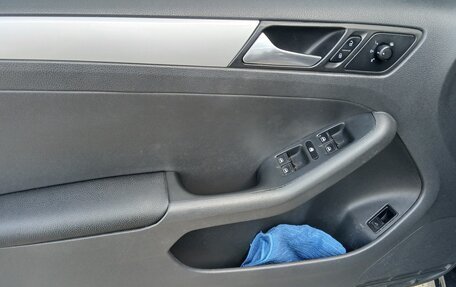 Volkswagen Jetta VI, 2012 год, 900 000 рублей, 6 фотография