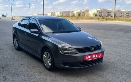 Volkswagen Jetta VI, 2012 год, 900 000 рублей, 18 фотография