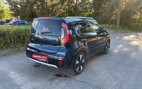 KIA Soul II рестайлинг, 2017 год, 2 000 000 рублей, 7 фотография