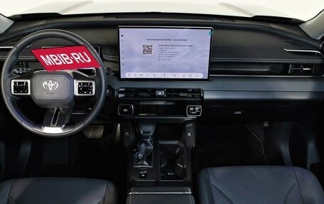 Toyota RAV4, 2026 год, 4 640 000 рублей, 14 фотография