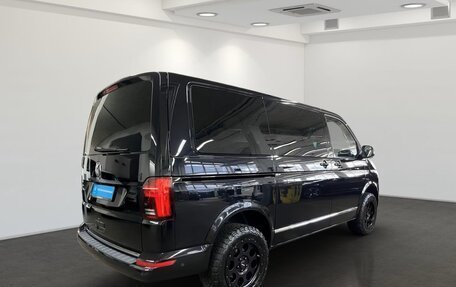 Volkswagen Multivan T6 рестайлинг, 2023 год, 8 900 000 рублей, 4 фотография
