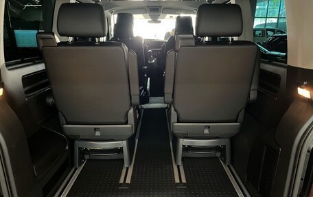 Volkswagen Multivan T6 рестайлинг, 2023 год, 8 900 000 рублей, 12 фотография