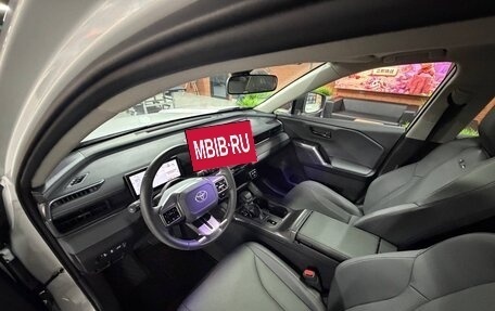 Toyota RAV4, 2026 год, 4 250 000 рублей, 23 фотография