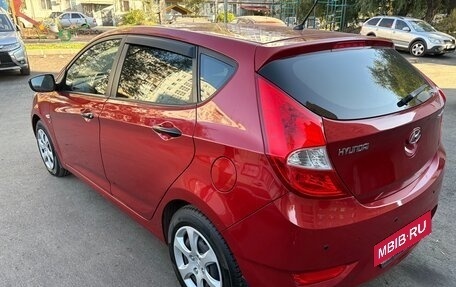 Hyundai Solaris II рестайлинг, 2013 год, 880 000 рублей, 3 фотография