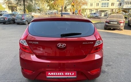 Hyundai Solaris II рестайлинг, 2013 год, 880 000 рублей, 4 фотография