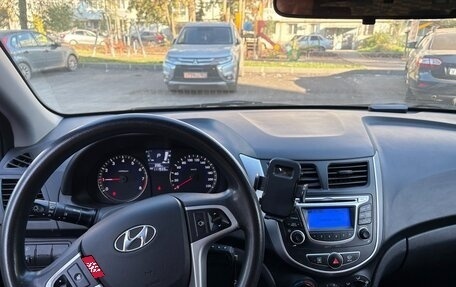 Hyundai Solaris II рестайлинг, 2013 год, 880 000 рублей, 14 фотография