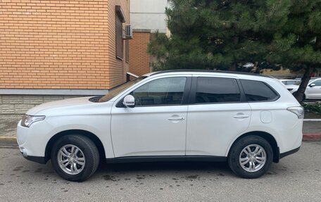 Mitsubishi Outlander III рестайлинг 3, 2013 год, 1 700 000 рублей, 4 фотография