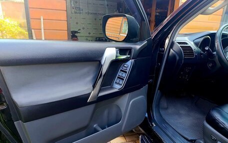 Toyota Land Cruiser Prado 150 рестайлинг 2, 2010 год, 1 900 000 рублей, 7 фотография