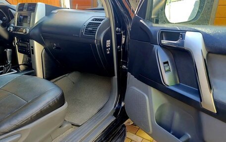 Toyota Land Cruiser Prado 150 рестайлинг 2, 2010 год, 1 900 000 рублей, 9 фотография