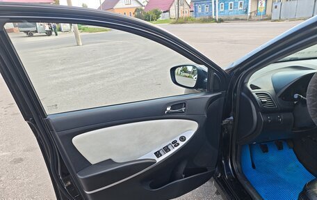 Hyundai Solaris II рестайлинг, 2012 год, 650 000 рублей, 8 фотография
