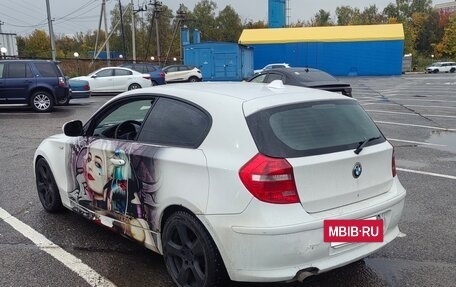 BMW 1 серия, 2011 год, 550 000 рублей, 25 фотография