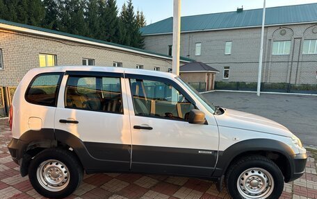 Chevrolet Niva I рестайлинг, 2018 год, 730 000 рублей, 6 фотография