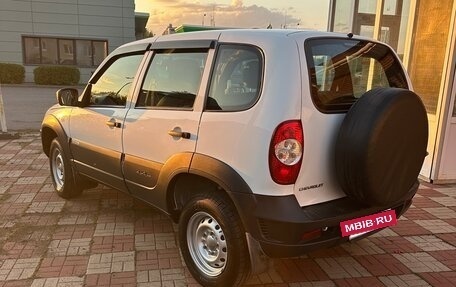 Chevrolet Niva I рестайлинг, 2018 год, 730 000 рублей, 4 фотография