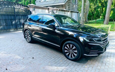 Volkswagen Touareg III, 2018 год, 6 195 000 рублей, 3 фотография