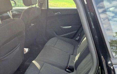 Opel Astra J, 2011 год, 1 080 000 рублей, 11 фотография