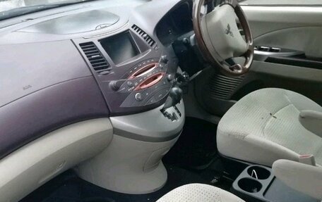 Mitsubishi Grandis, 2004 год, 430 000 рублей, 3 фотография