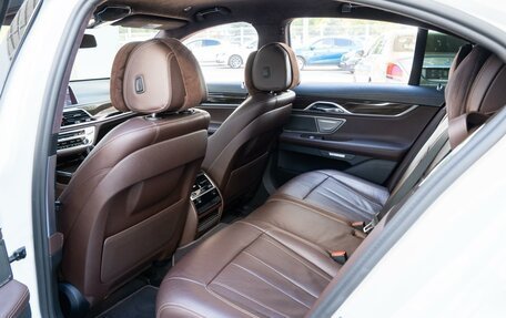 BMW 7 серия, 2016 год, 3 190 000 рублей, 17 фотография