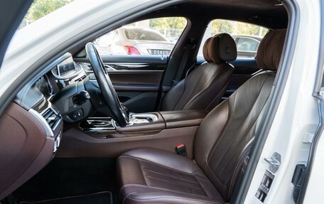 BMW 7 серия, 2016 год, 3 190 000 рублей, 16 фотография