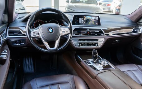 BMW 7 серия, 2016 год, 3 190 000 рублей, 12 фотография