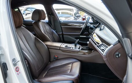 BMW 7 серия, 2016 год, 3 190 000 рублей, 14 фотография