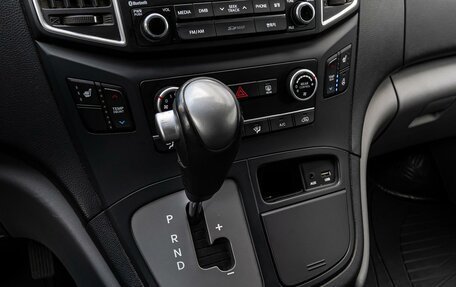Hyundai Grand Starex Grand Starex I рестайлинг 2, 2016 год, 2 940 000 рублей, 13 фотография