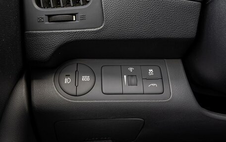 Hyundai Grand Starex Grand Starex I рестайлинг 2, 2016 год, 2 940 000 рублей, 17 фотография