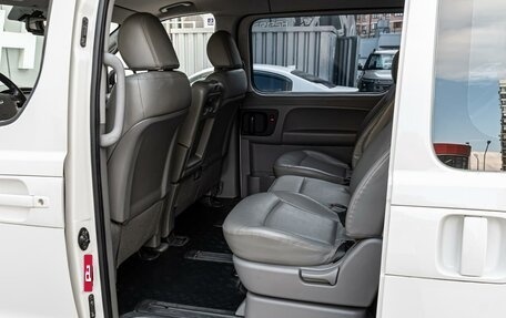 Hyundai Grand Starex Grand Starex I рестайлинг 2, 2016 год, 2 940 000 рублей, 12 фотография
