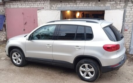 Volkswagen Tiguan I, 2011 год, 950 000 рублей, 2 фотография